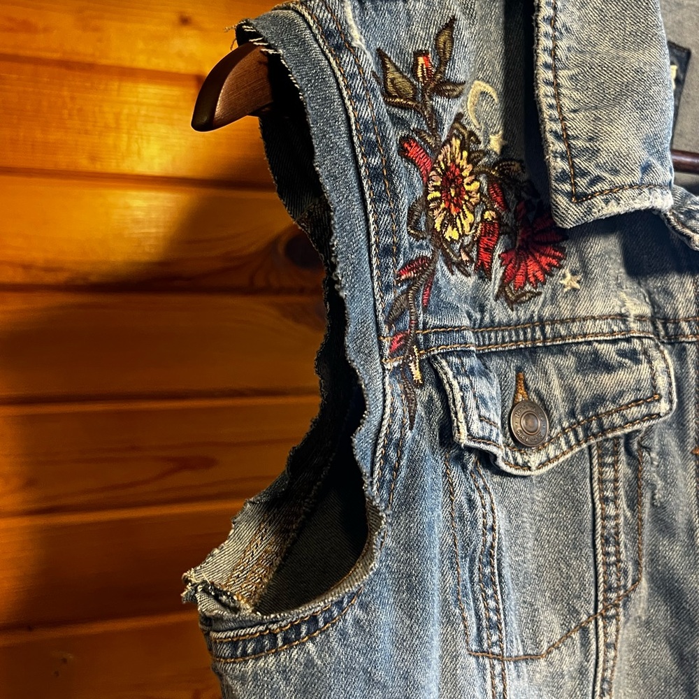 Embroidered jean jacket vest from Mudd Size L